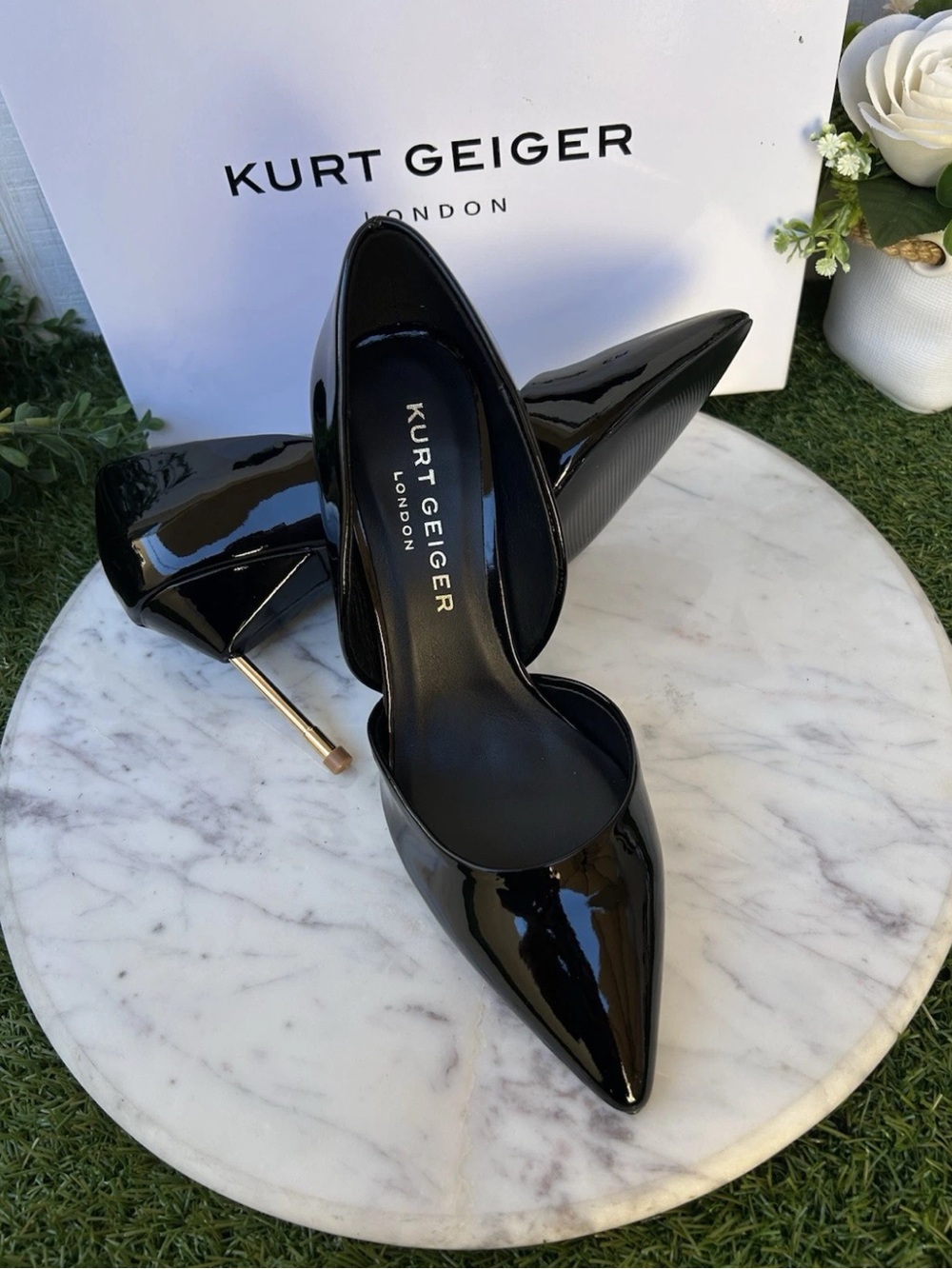 KURT GEIGER LONDON BOND
Black Patent Leather Pumps size
US  7 NEW/with box $220 - Picture 8 of 14